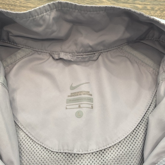 Nike Lightweight Running Jacket - Picture 3 of 4